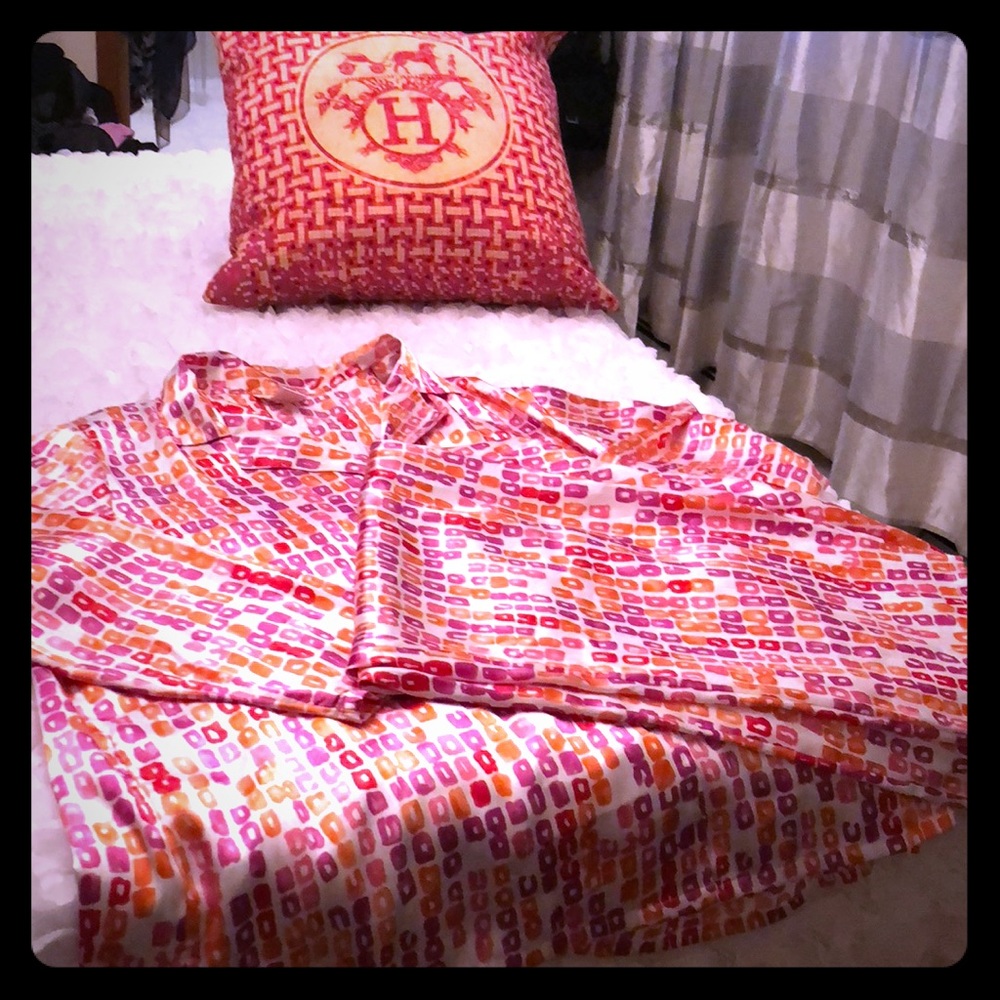 Pajama set size XL. Pink orange and reds.